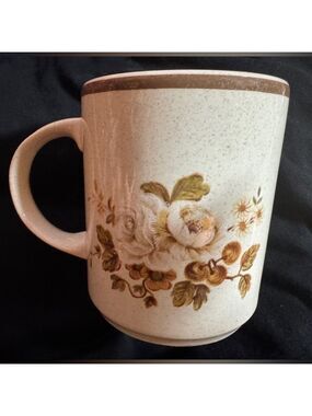 Royal Doulton Vintage Lambethware Ravel LS1037 cup